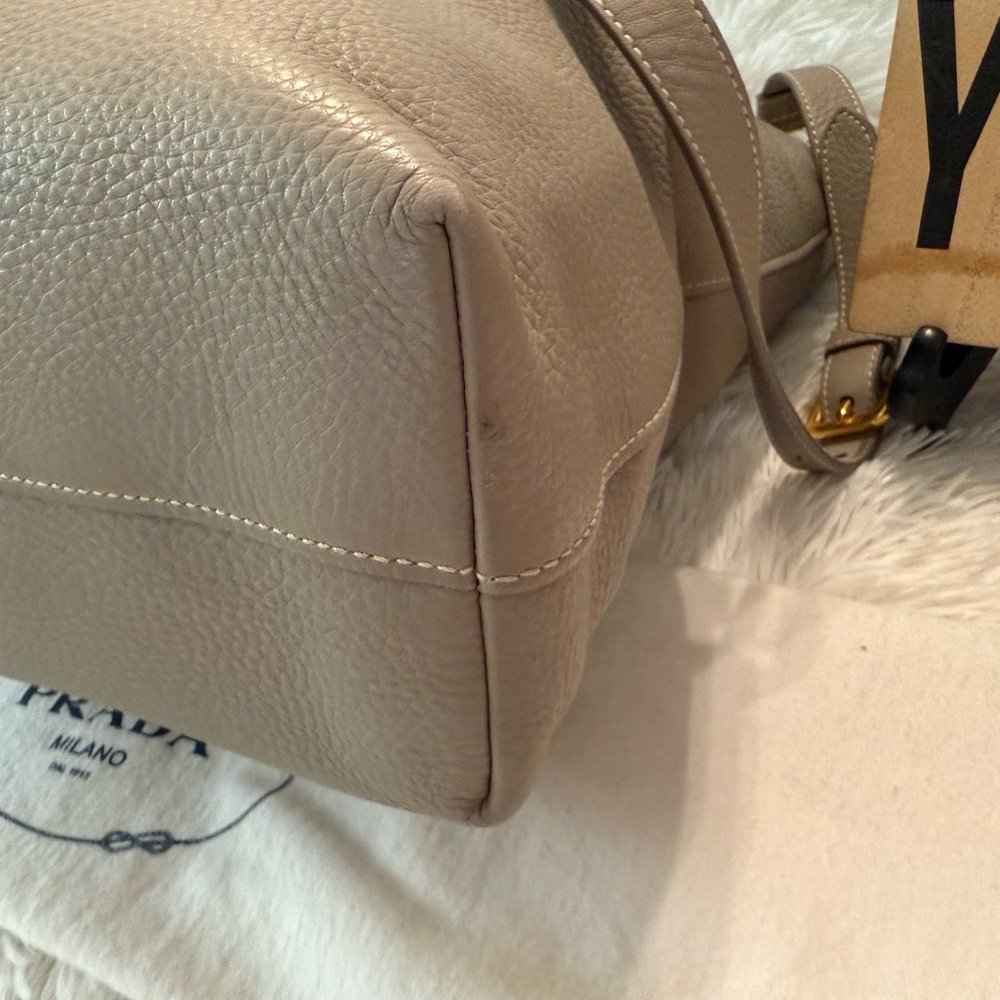🎉HP🎉Prada Vitello Daino Tote/Satchel Handbag in Argilla Gray - Picture 16 of 16